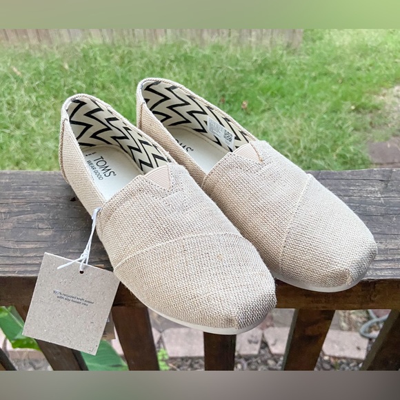 TOMS Women's Alpargata Natural Heritage Canvas Slip-On Loafers. Round toe flats - Picture 14 of 17